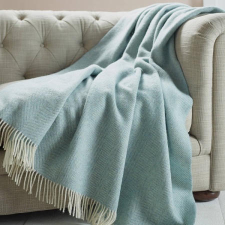 Highlight Your Sofa with a Blanket 3